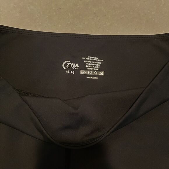 ZYIA Active Black Mesh Reflective Light N Tight Hi-Rise 7/8 Legging Size 14/16 - Picture 3 of 8